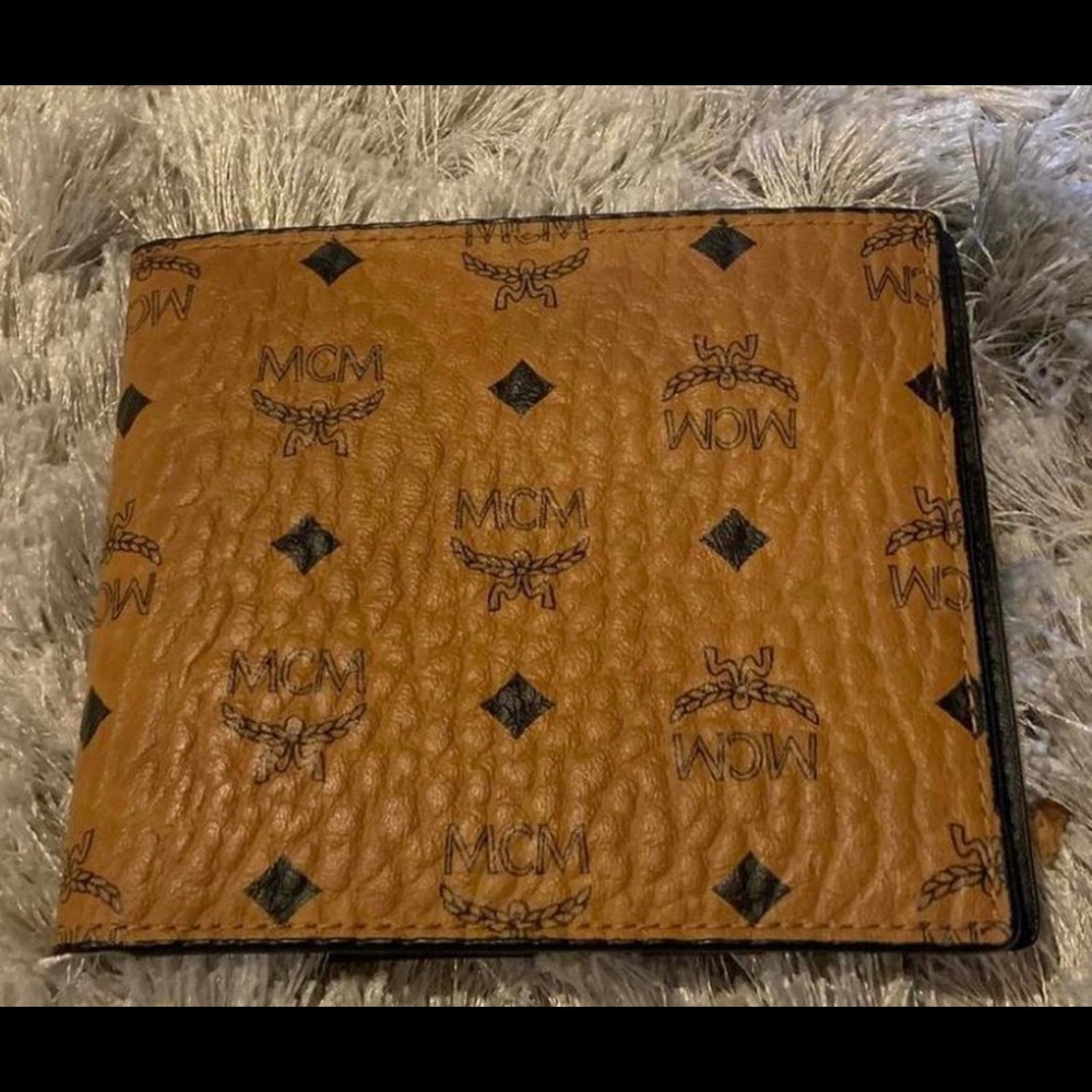 Real MCM Wallet